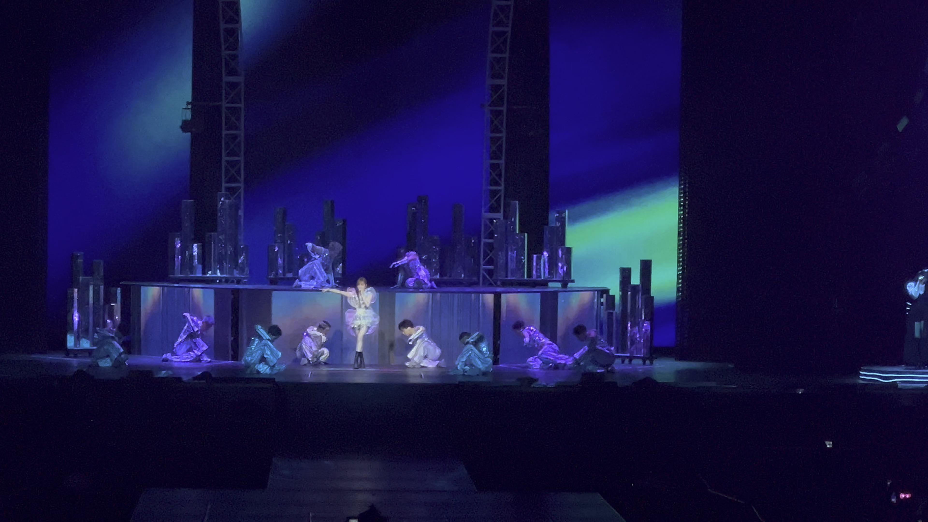 包含现场激情:观众席爆满,掌声雷动!的词条 包含现场激情:观众席爆满,掌声雷动!的词条