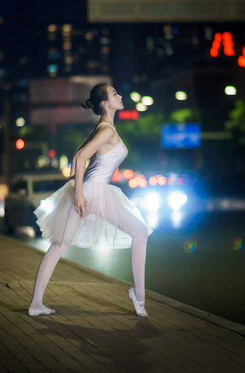 职业联赛规则调整提升比赛公平性和竞技观赏性，职业联赛体系